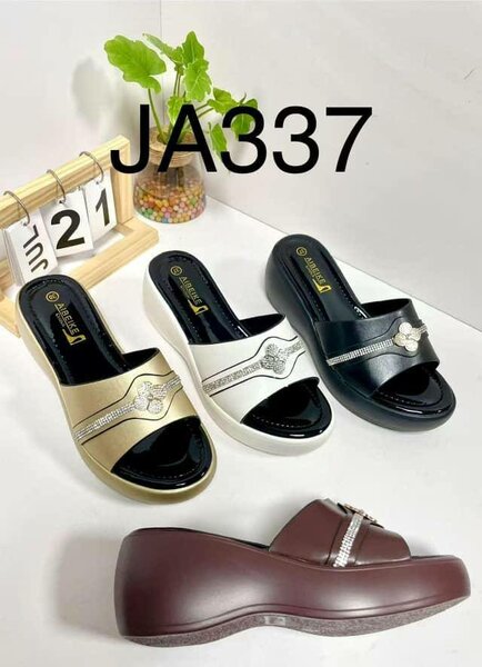 Sandales compensées élégantes