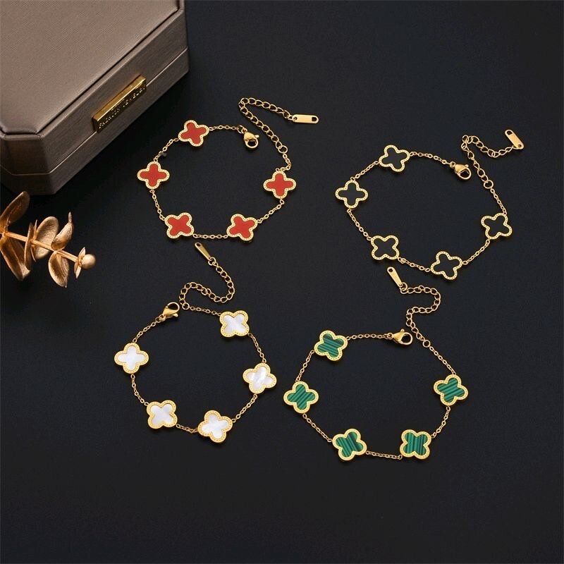 Leaf clover bracelet