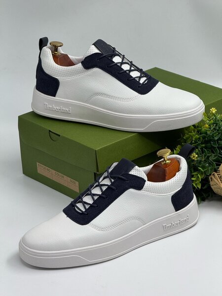 TIMBERLAND  NAVY AND WHITE