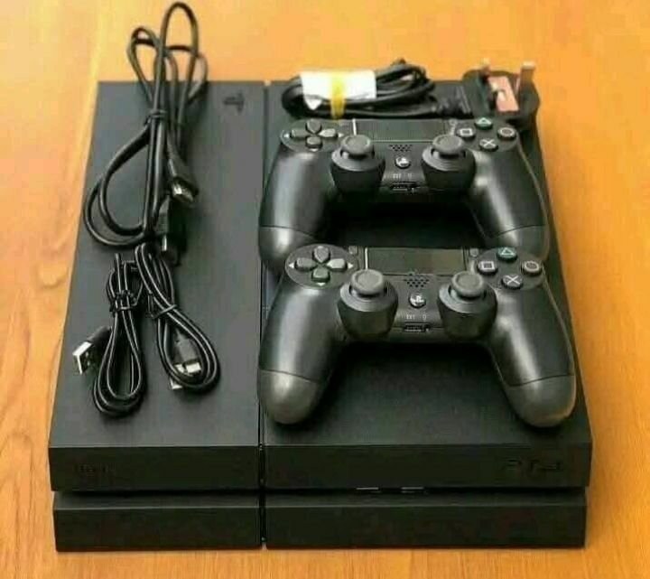 Console de jeux avec manettes