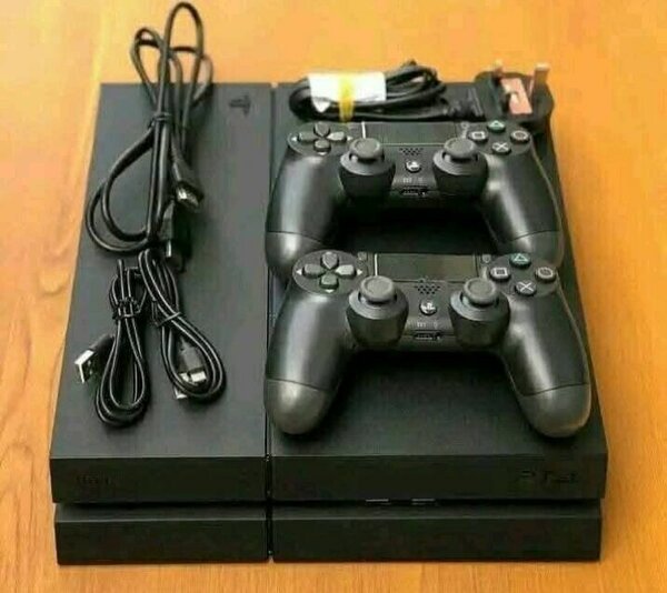 Console de jeux avec manettes