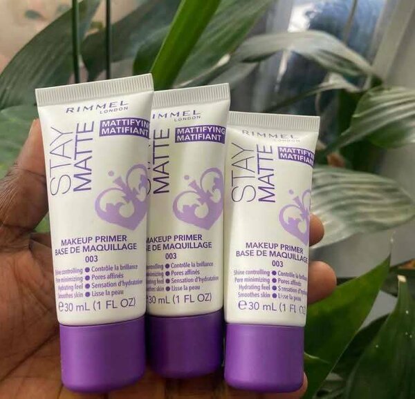 Base de Maquillage Matifiante Rimmel Stay Matte