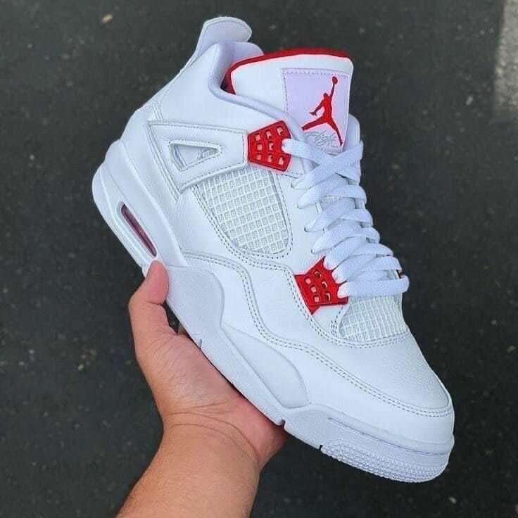 JORDAN 4