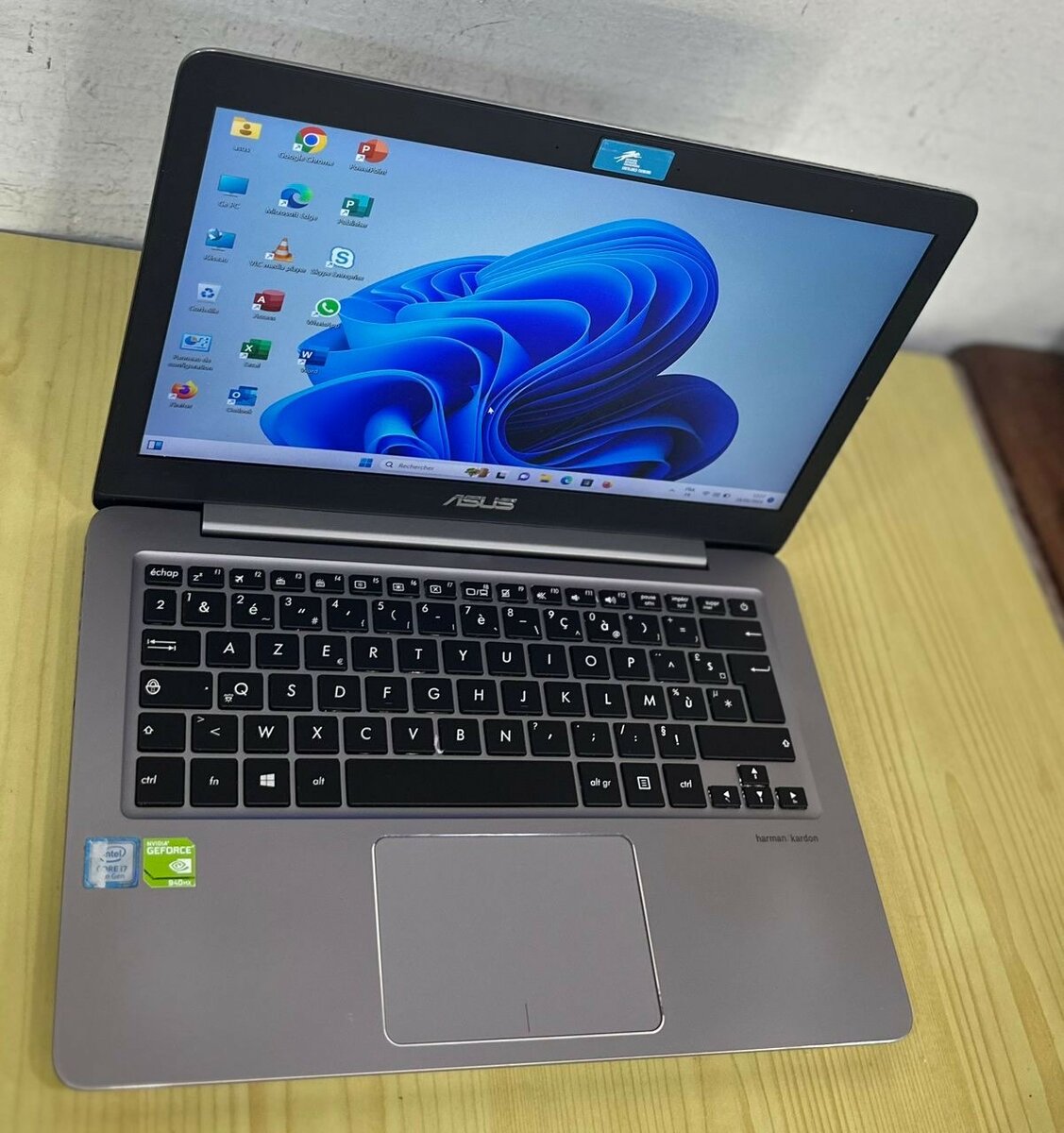 ✓ASUS UX310UQK CORE I7 7TH GEN