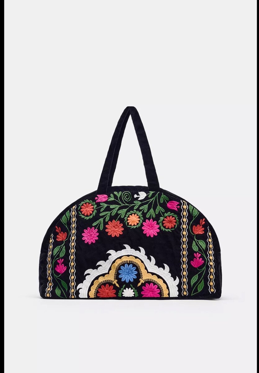 Sac brodé en velours coloré