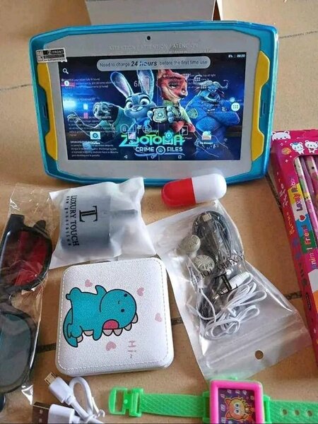 Tablette enfant écran blindé  Luxury Touch W8 Avec power ban