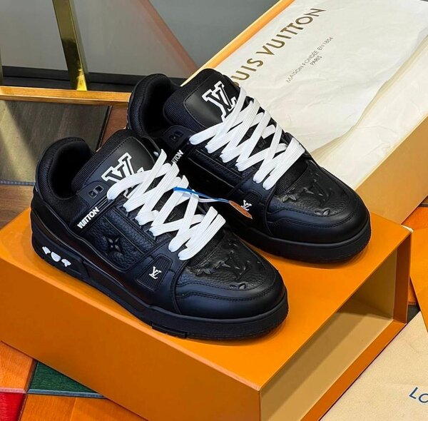 Luis Vuitton Sneakers