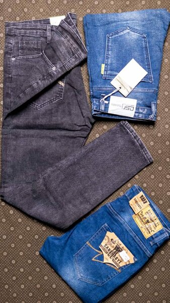 Men's loose jeans