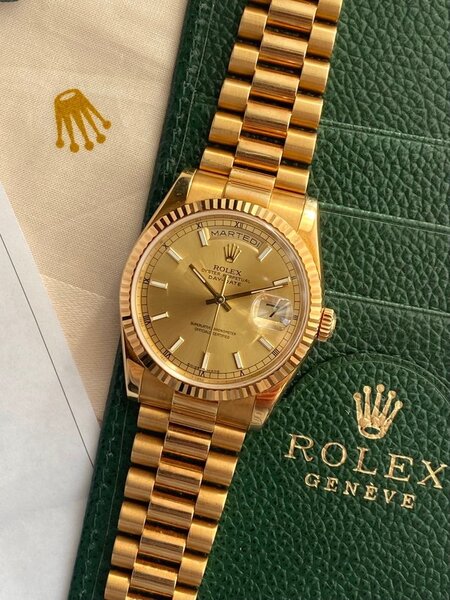 Montre Rolex (avec coffret)