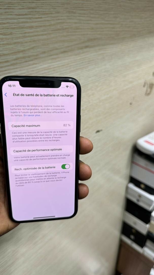 iPhone 11 64g propre