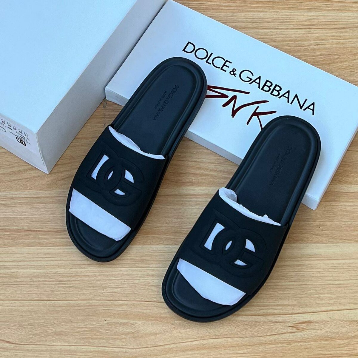 Dolce And Gabbana Slippers