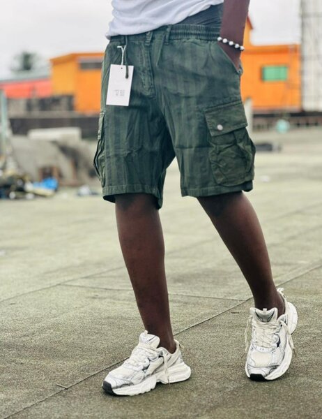 Short cargo vert pour hommes