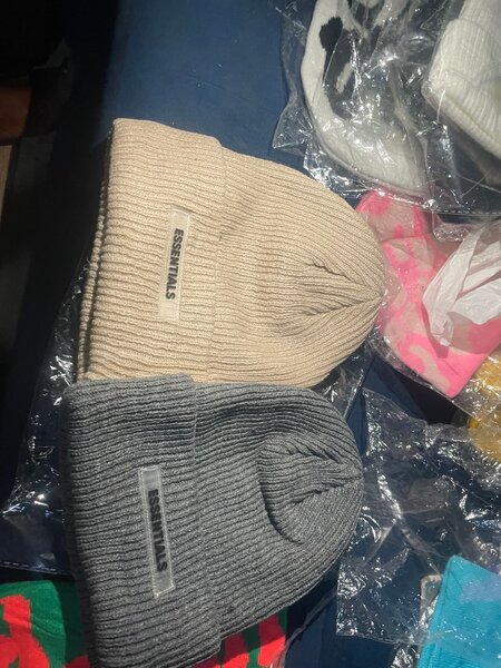 Bonnets Essentials en laine