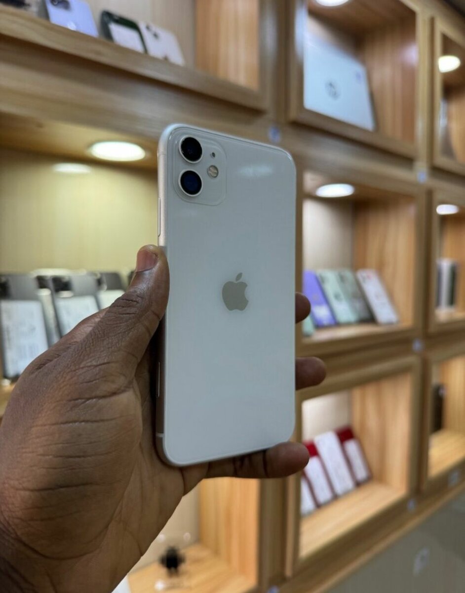 IPHONE 11