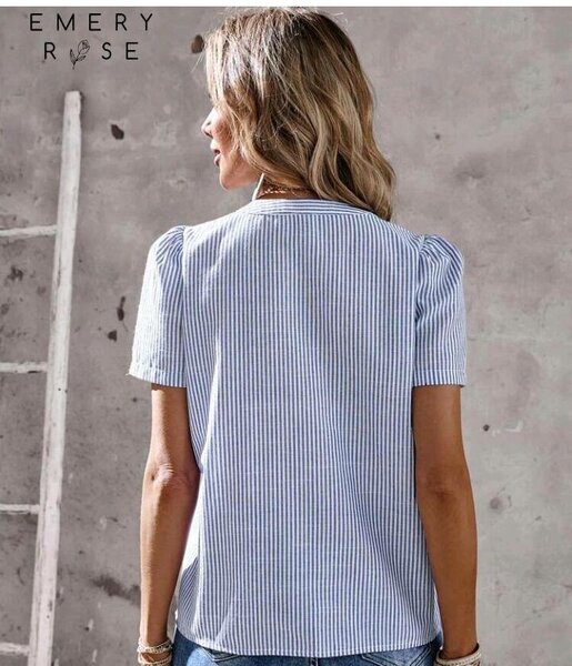 Emery Rose Blouse en Dentelle
