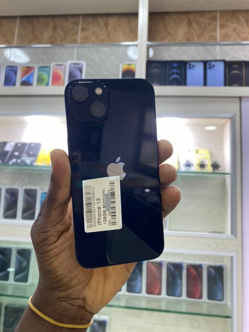 iPhone 13 128g très propre