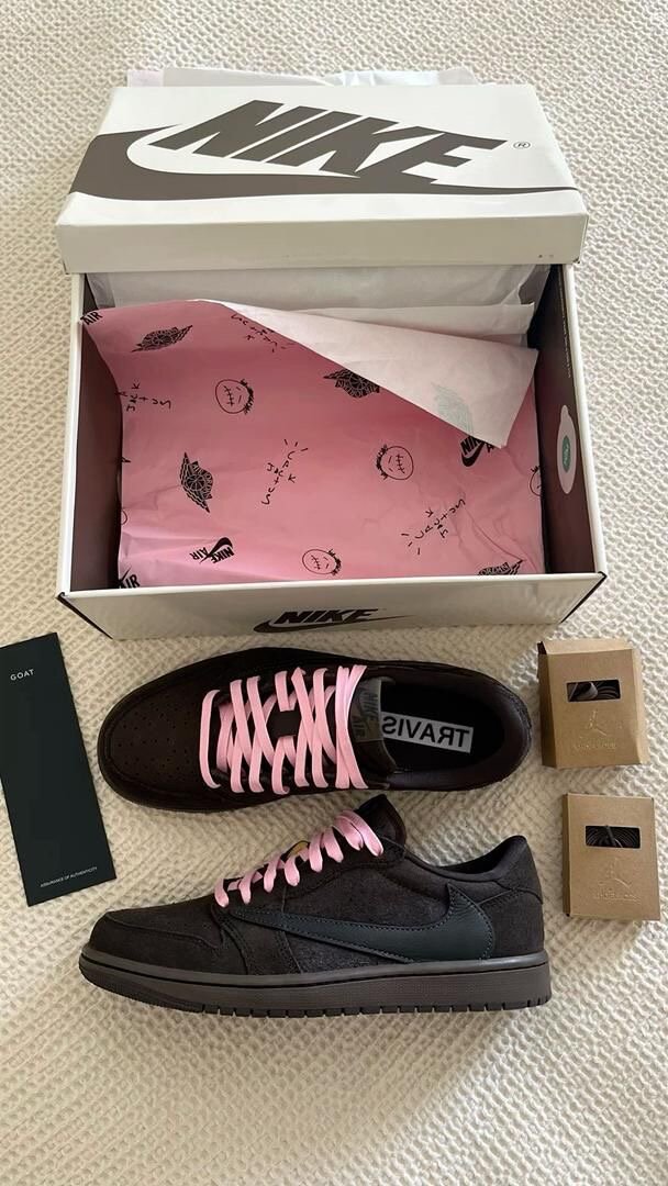 Jordan 1 Dunk Low Travis Scott