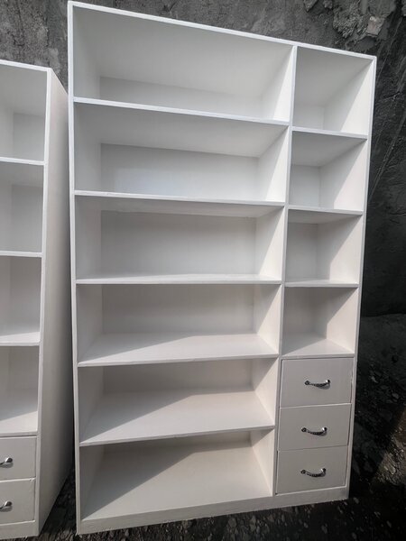 Armoire de rangement moderne