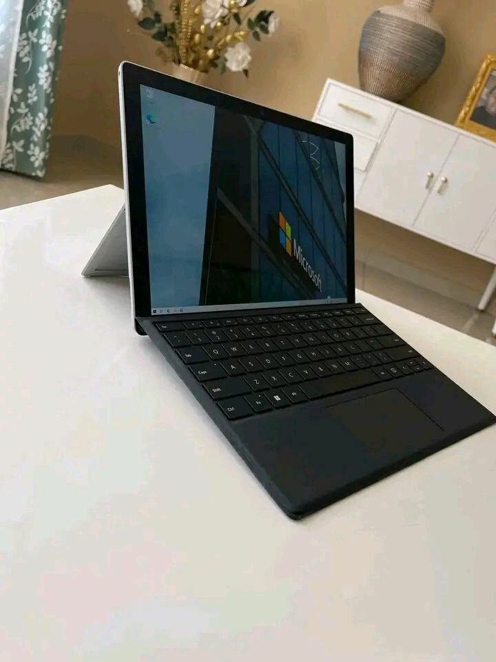 Ordinateur portable tactile moderne