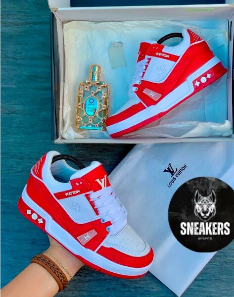 LOUIS VUITTON SNEAKER