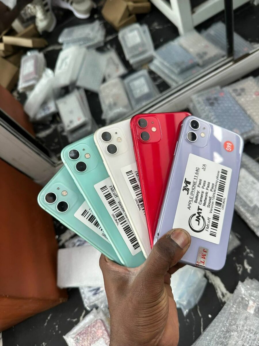 IPHONES 11SIMPLE CASI NEUF