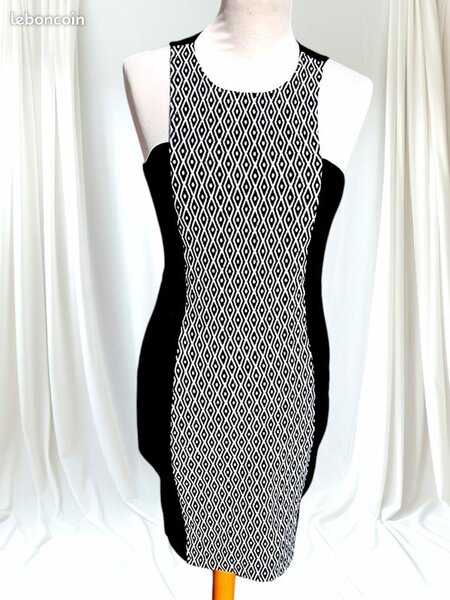 Robe élégante noire et blanche
