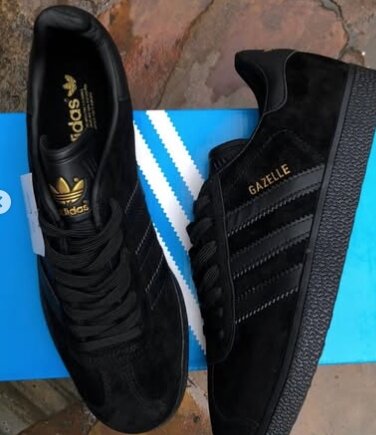 Adidas sneakers black
