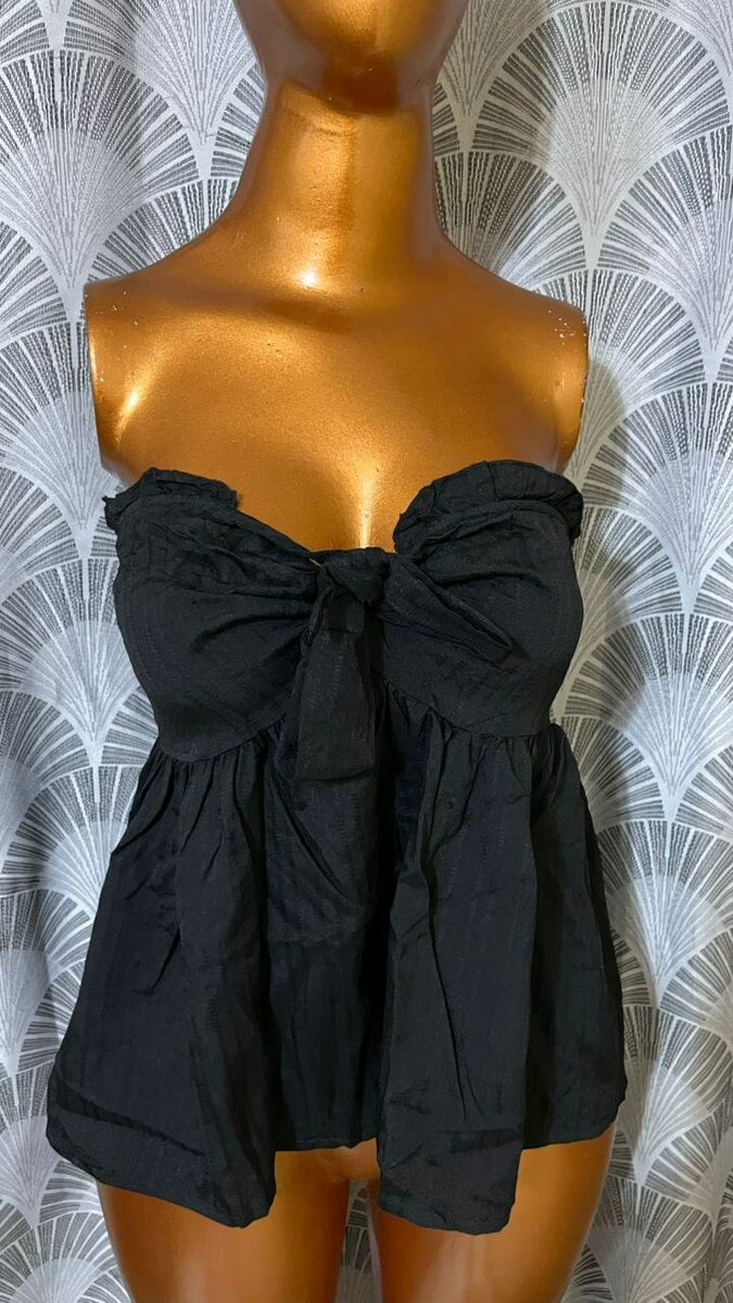 Top Noir Sans Bretelles Élégant