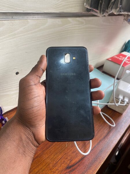 Samsung Galaxy J6 Smartphone