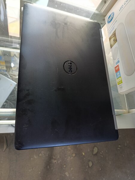 Dell latitude E7270 serles