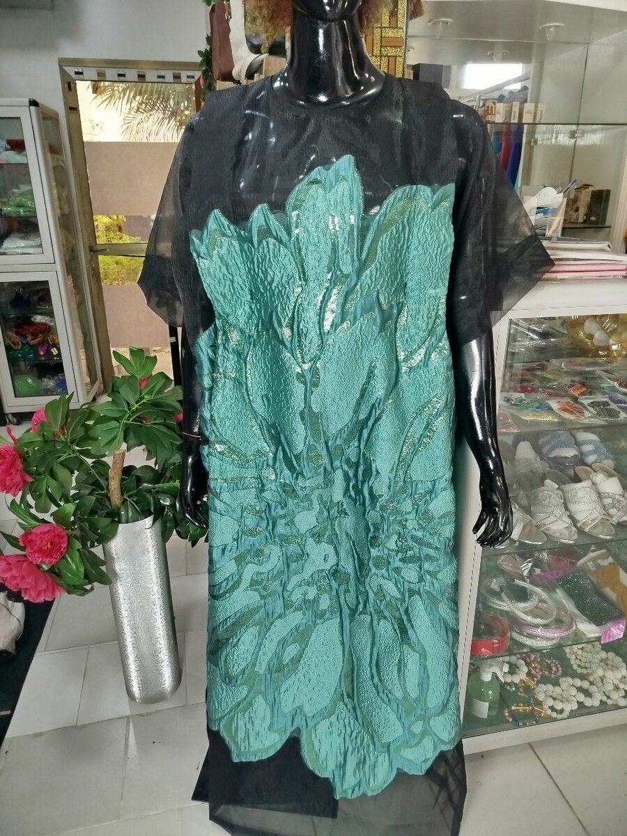 Robe moderne avec motifs