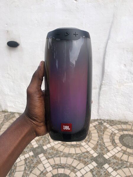 Preowned JBL pulse 4 Bluetooth speaker for sale