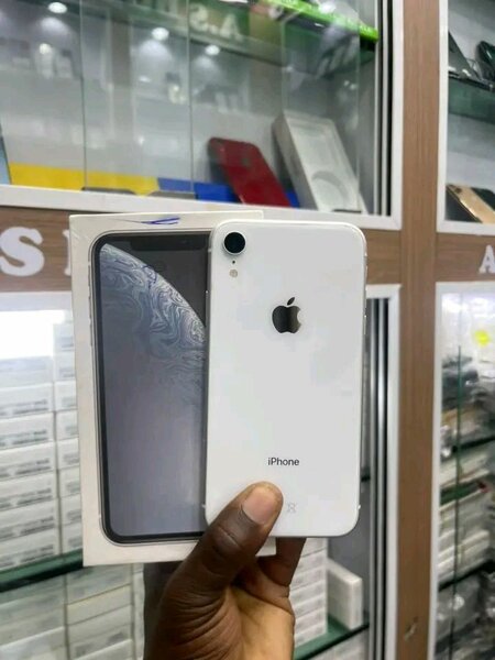 iPhone XR 64Go débloqué