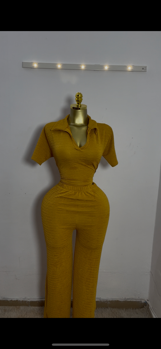 Ensemble jaune élégant femme