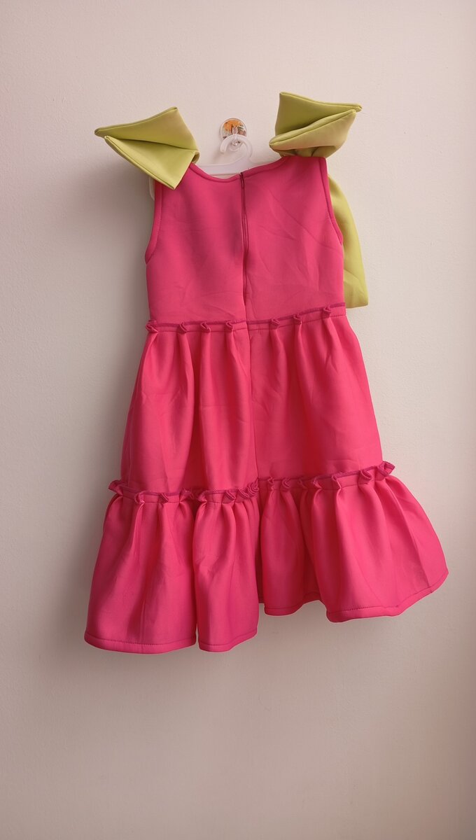 Robe enfant rose volants