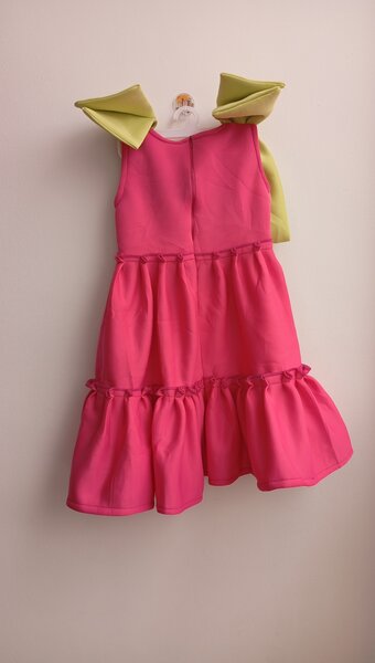 Robe enfant rose volants