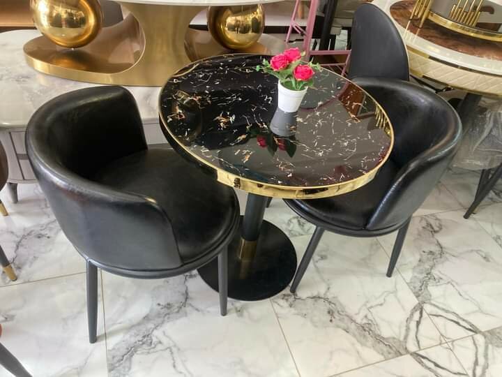 Restaurant coffee table with 2 chairs