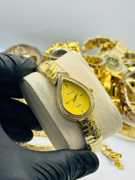 Montre Femme Dorée Luxe