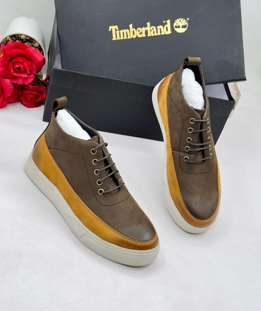 TIMBERLAND COFFE AND WHITE