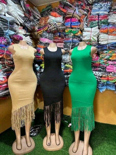 Robes élégantes avec franges