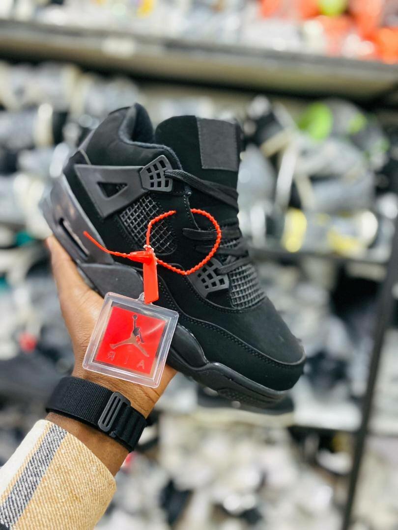 JORDAN 4