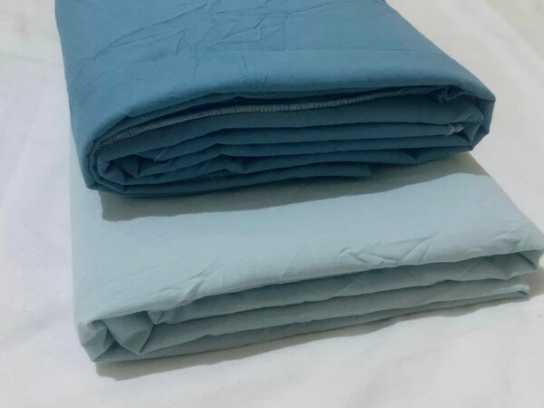 Plain blue sheet (2 layers)