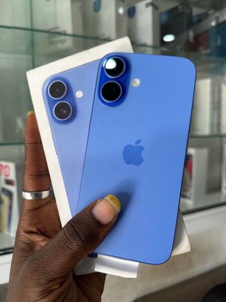 iPhone 16