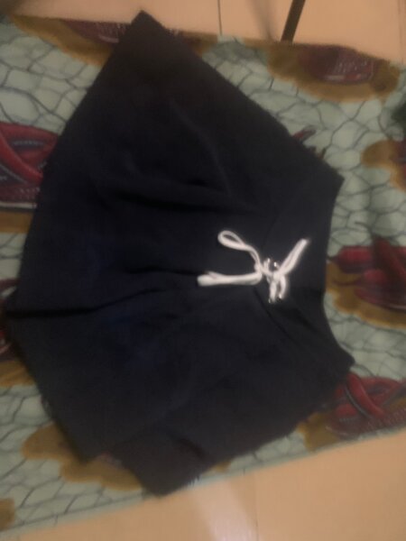 Short noir confortable