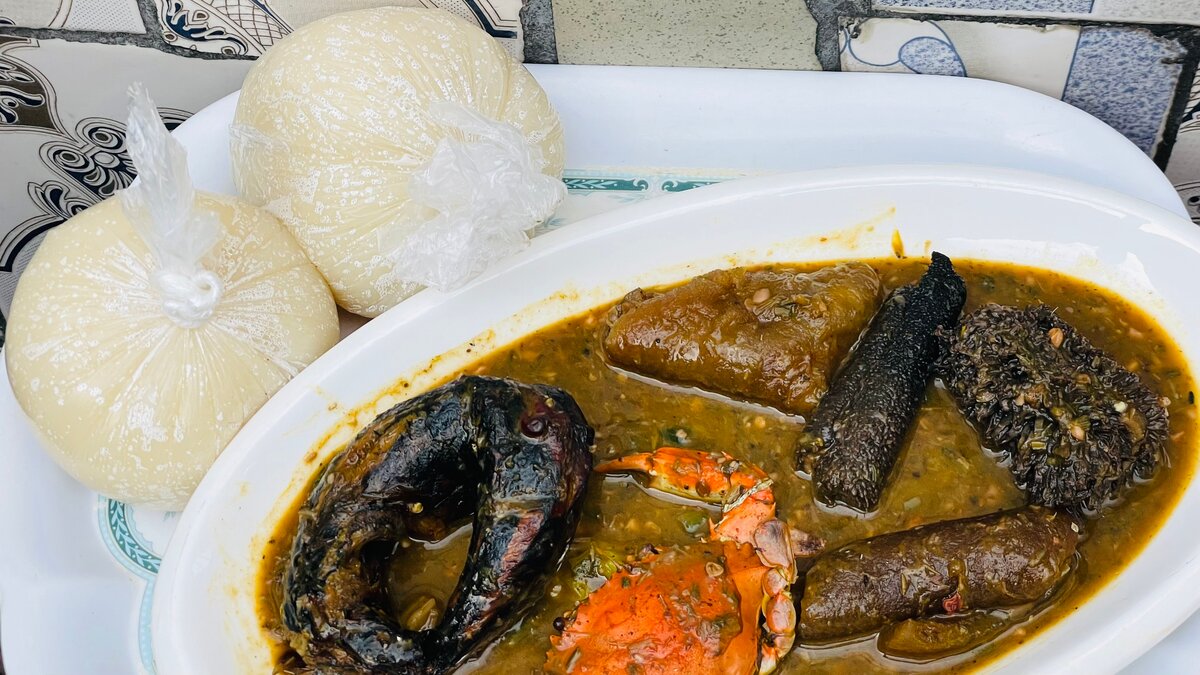 Soup aux fruits de mer et foufou