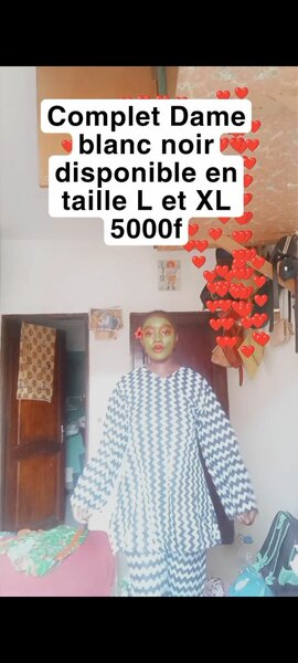 Tenue Femme Noir Blanc Élégante