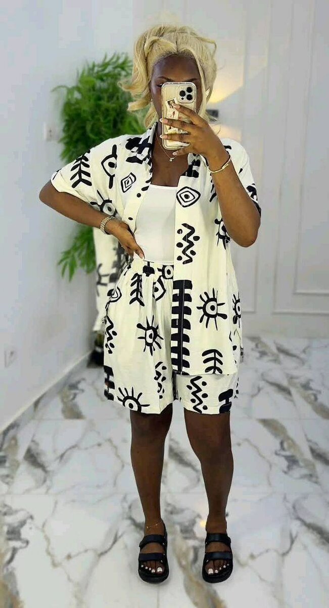 Ensemble ethnique coloré