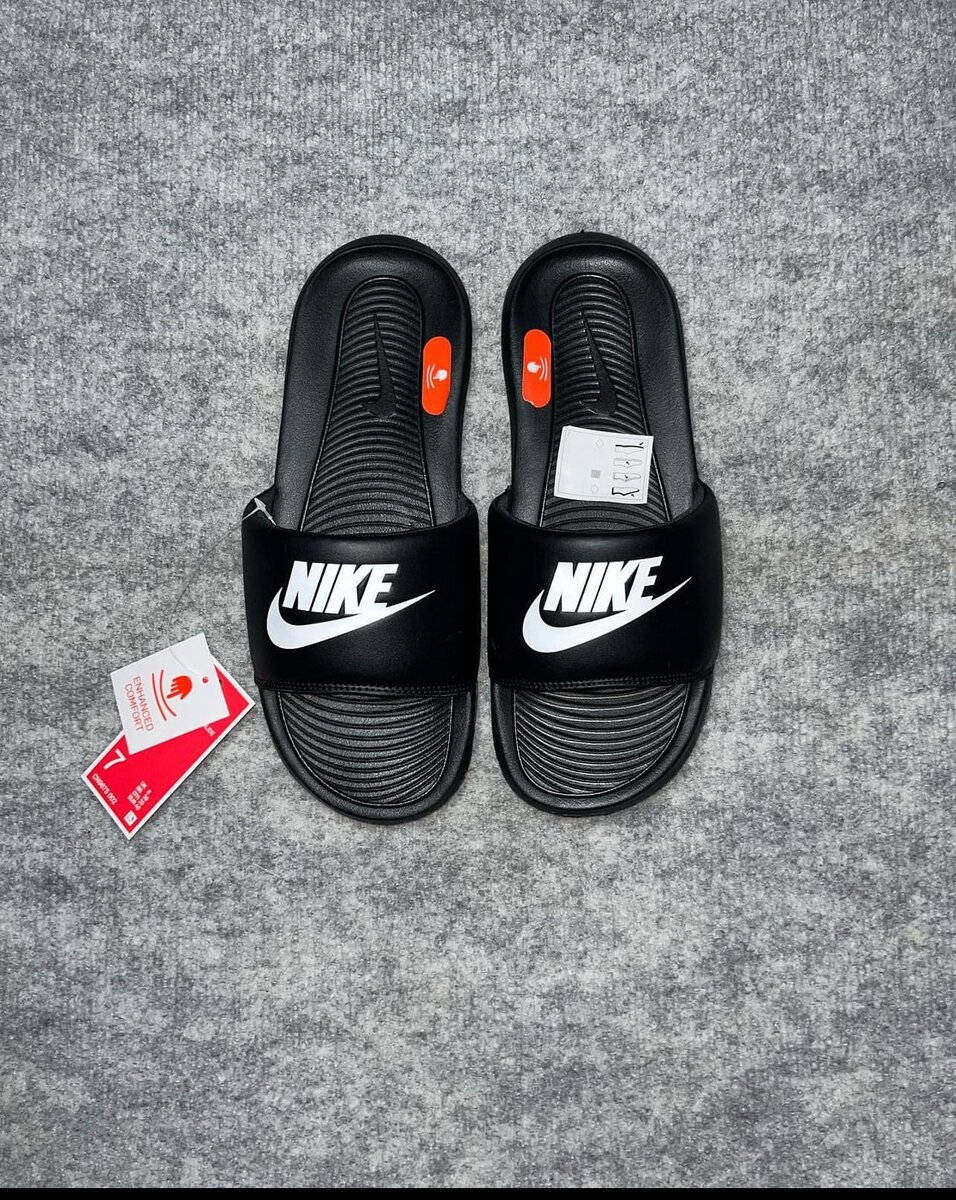 Nike Victori Slides