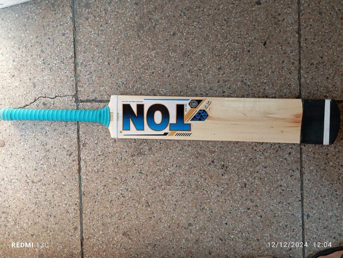 Ravlakot bat