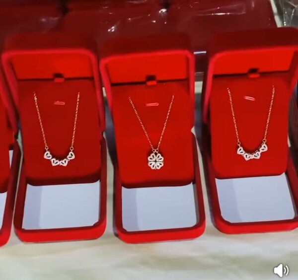 Collier Cœurs en Or plaqué